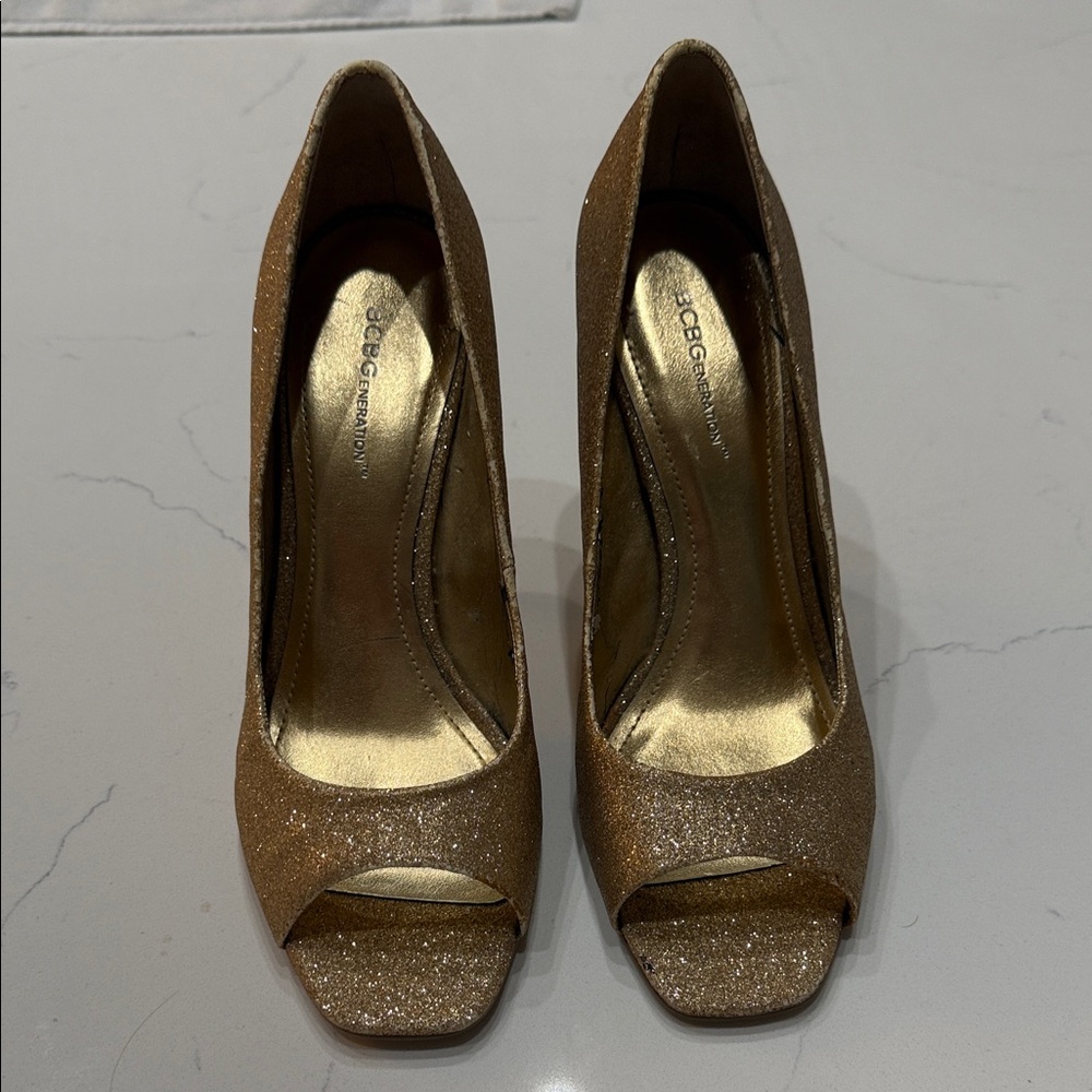BCBGMaxAzria Glittering Gold Peep Toe Heels size 10.